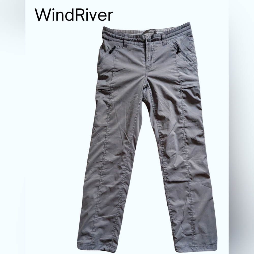 WindRiver size 6 ladies EUC lots of pockets, hiking, cargo style pants in grey